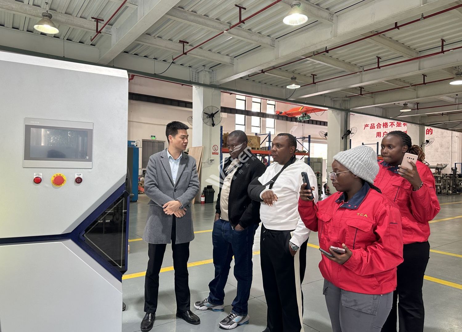 海外客户莅临我司顺利完成设备验收